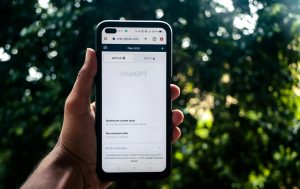 Actionable guide on how to write prompts for ChatGPT to get better results and more accurate AI-generated content.