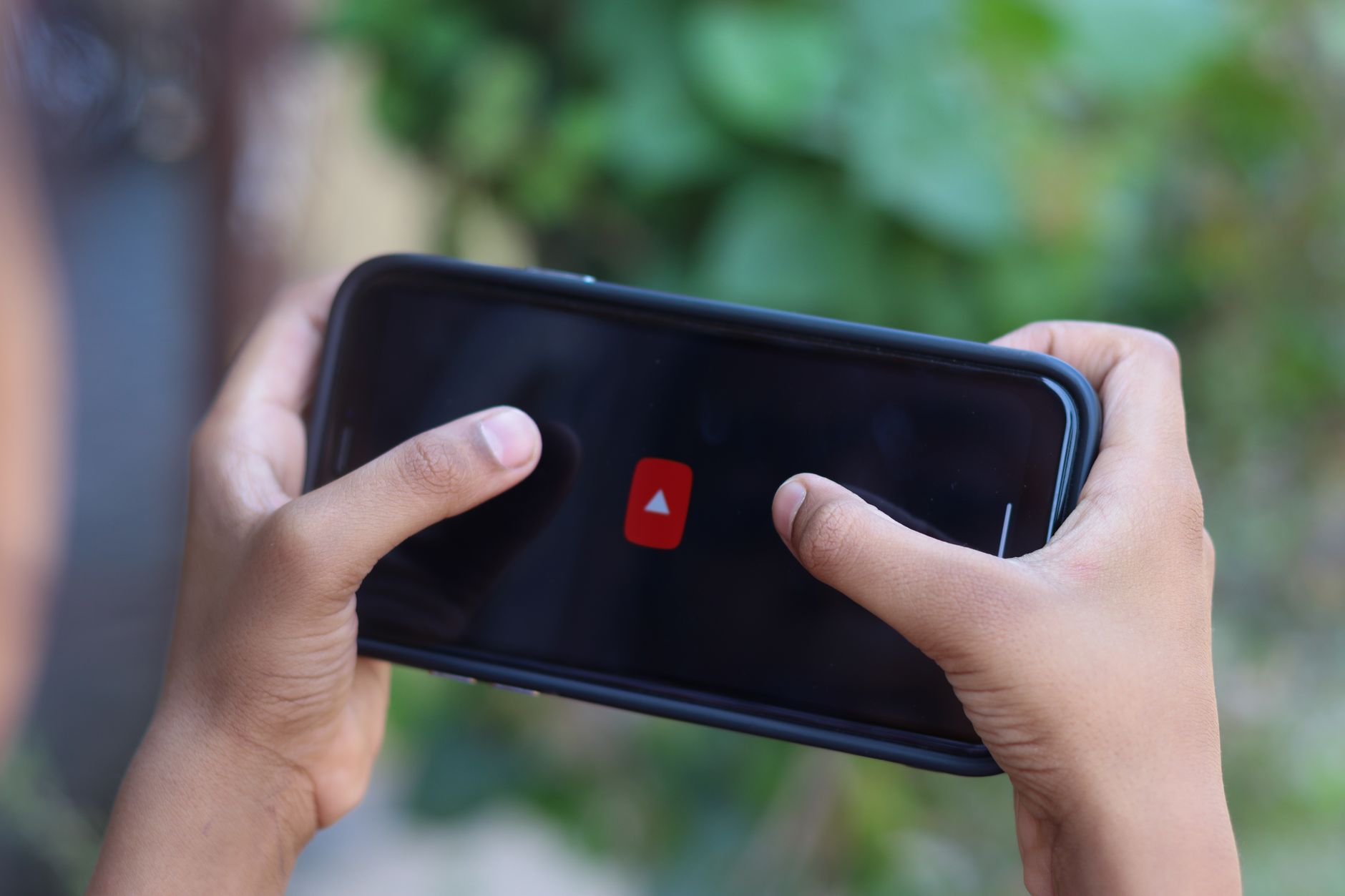Explore top AI video generators ideal for creating engaging YouTube content quickly and effortlessly