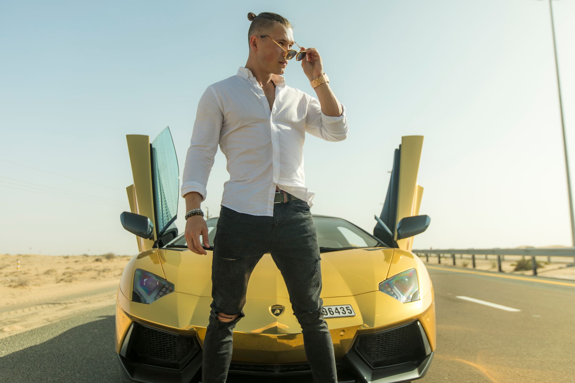 Illustration showing the fastest way to become a millionaire through smart investing and entrepreneurship