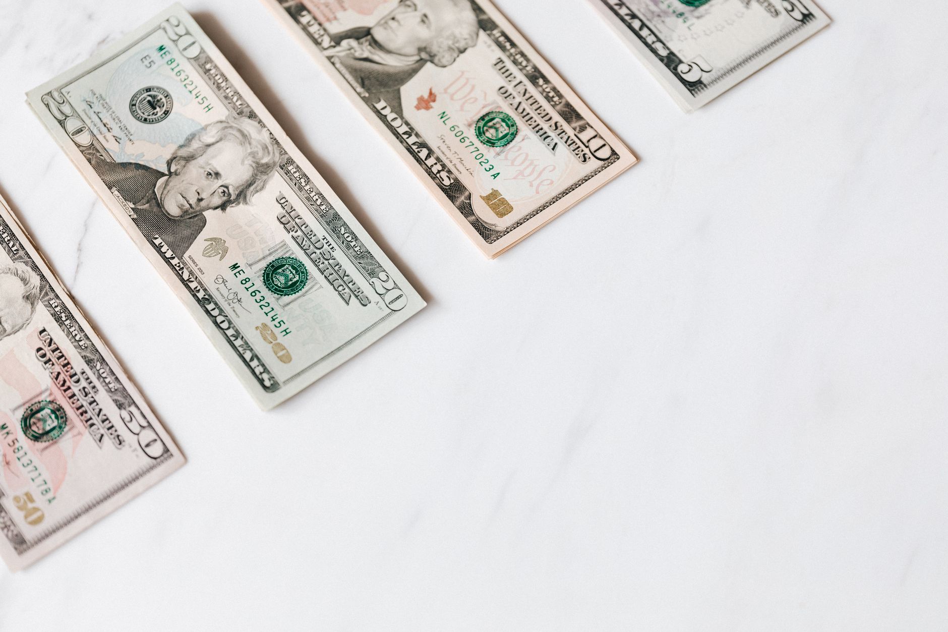Illustration showing ten quick wealth‑building strategies with icons for entrepreneurship, investing, and saving.