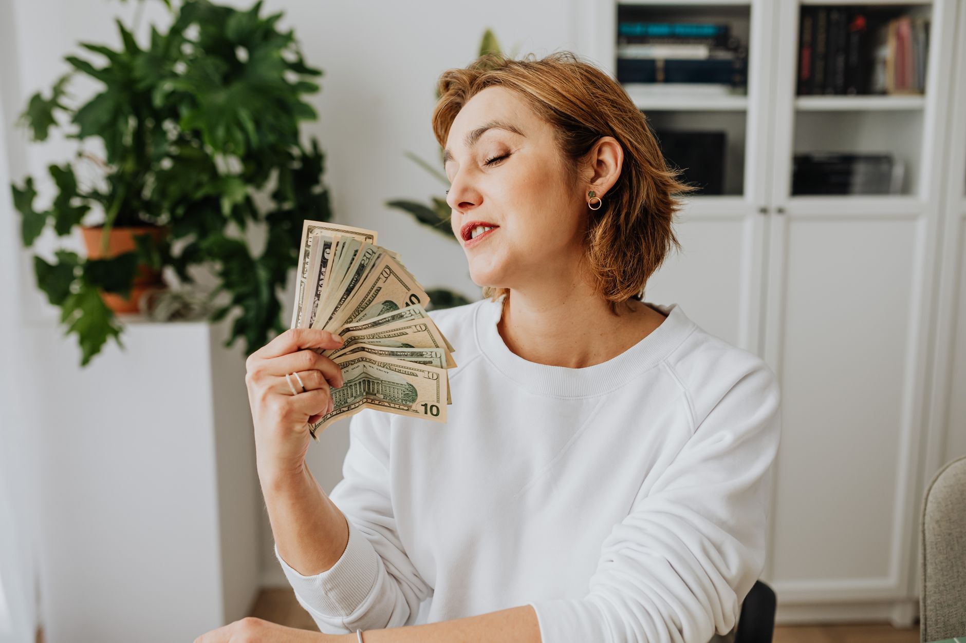 Graphic showing ways to become wealthy fast with simple investment and side‑hustle ideas.